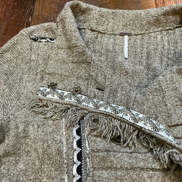 Free People Cuddle Bear Admiral Cardigan Sweater Women’s Size Small in Taupe - Picture 8 of 13
